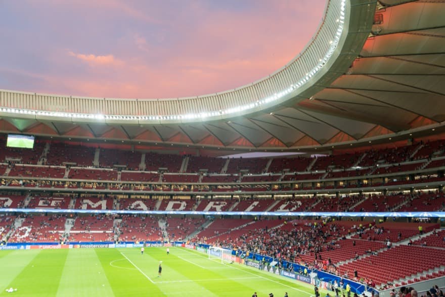 Tomada durante el día del primer partido de UEFA Champions League en el estadio entre el Atlético de Madrid y el Chelsea.