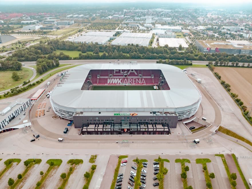 Vista aérea da WWK Arena, casa do FC Augsburg, em 2024.