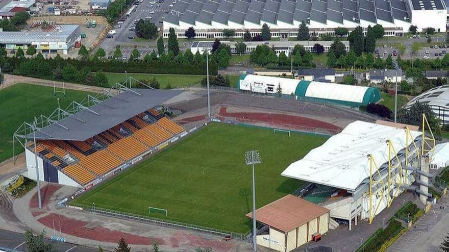 Stade de foot du stade lavallois mayenne fc