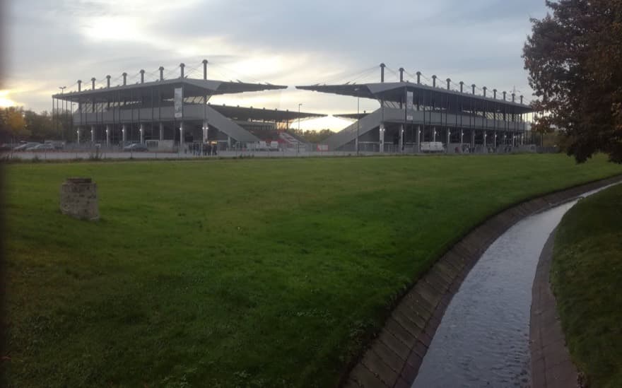 Stadion Essen visto do lado leste, em novembro de 2019.