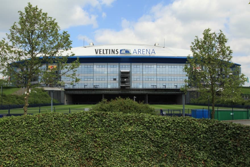 Fachada da Veltins-Arena em Gelsenkirchen.
