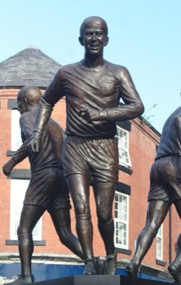 Statue of Howard Kendall (1946 to 17 October 2015) at Everton's Holy Trinity.